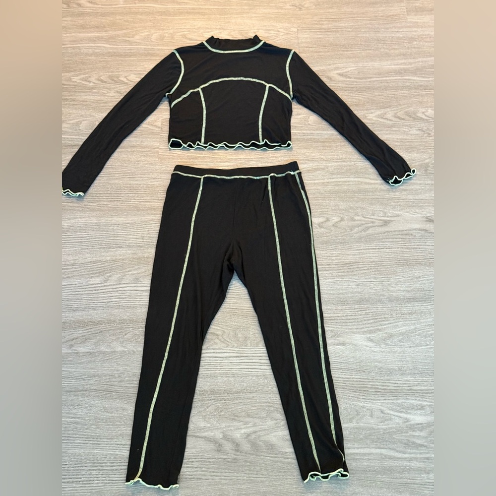 Fashion Nova Leisure Set - Large